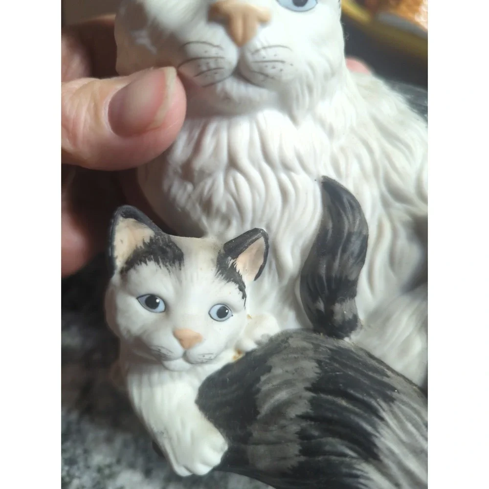 Vintage Homco Porcelain Black White Mother Cat & Kittens Figurine #1412